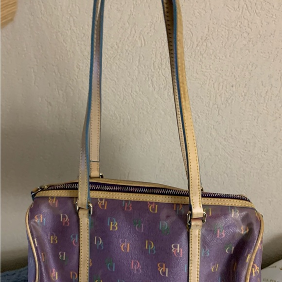 Dooney & Bourke Vintage Purple Shoulder Bag with Multicolor Logo - Picture 2 of 11